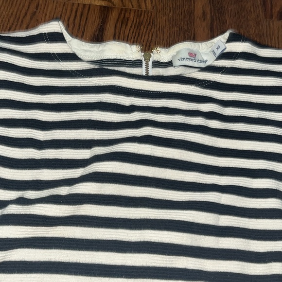 Vineyard vines - Picture 2 of 3